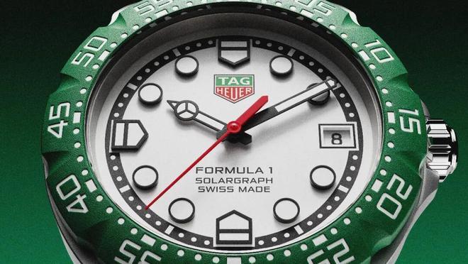 材质表壳耐用抗造！应景配色十足抢眼！新表