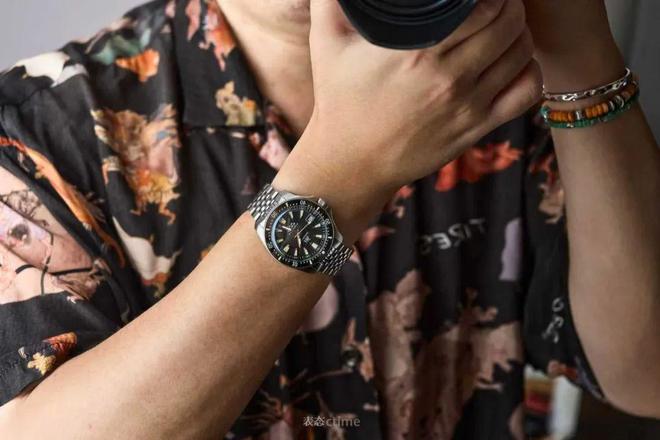 潜水表就是我一直在等的“国产小黑盾”终于等到了它的复刻！5k不到这块新品(图5)