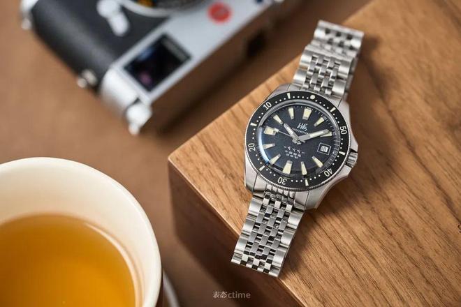潜水表就是我一直在等的“国产小黑盾”终于等到了它的复刻！5k不到这块新品(图9)